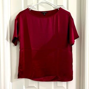 Banana Republic Christmas red shine too XS